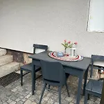 Pod Lesem Apartment *